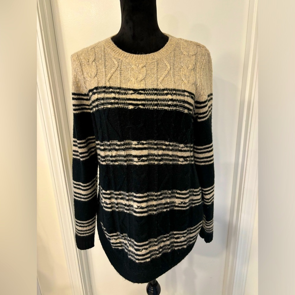 Croft and Barrow round neck sweater size small- black and beige